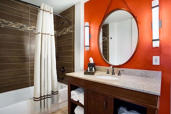 Deluxe Room, 1 King Bed with Sofa bed