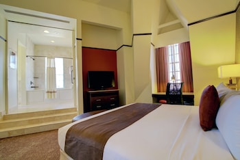 Suite, 1 King Bed, Refrigerator, City View (The Duke Suite)