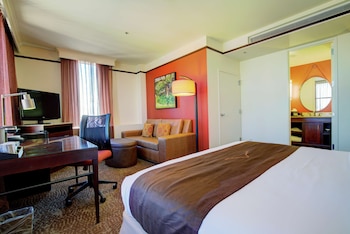 Deluxe Room, 1 King Bed with Sofa bed