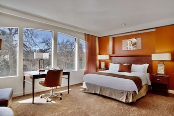 Room, 1 King Bed (Garden Tub, Alamo View)