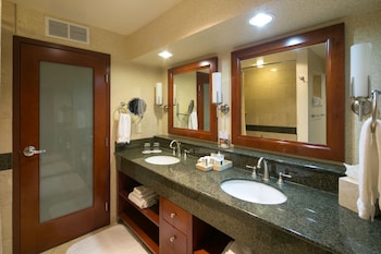 Room, 1 King Bed, Balcony, Harbor View (Ocean)