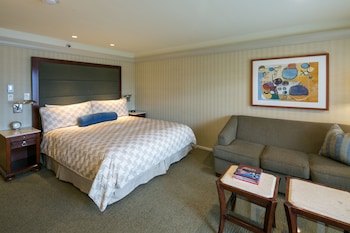 Room, 1 King Bed with Sofa bed, Balcony, Harbor View (Ocean)