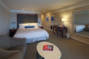 Room, 1 King Bed, Balcony, Harbor View (Ocean)
