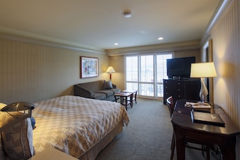Room, 1 King Bed with Sofa bed, Balcony, Harbor View (Ocean)