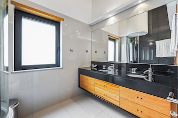 Deluxe Townhome, 2 Bedrooms, Hot Tub