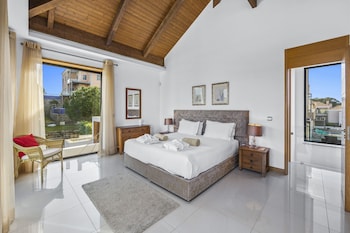 Deluxe Townhome, 2 Bedrooms, Private Pool