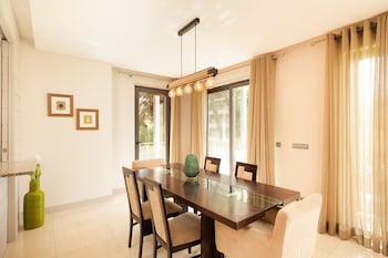 Deluxe Apartment, 3 Bedrooms, Private Pool