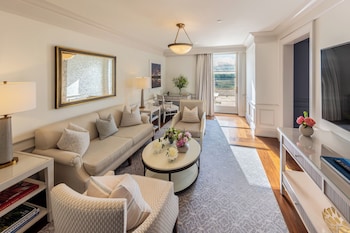 Suite (Shadwell)