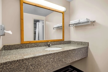 Standard Room, 1 King Bed, Refrigerator, Ground Floor