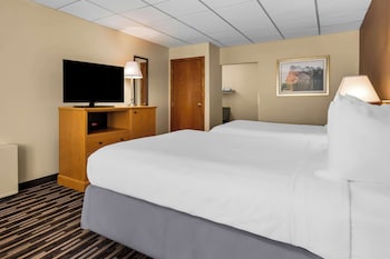 Suite, Multiple Beds, Refrigerator & Microwave, Ground Floor