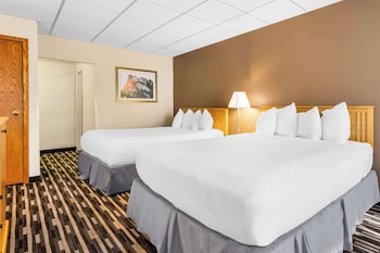 Suite, Multiple Beds, Refrigerator & Microwave, River View (2nd Floor)