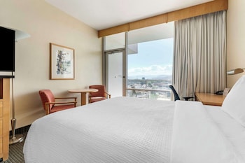 Standard Room, 1 King Bed, Balcony, Courtyard View (with Sofabed)