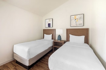Condo, 2 Bedrooms