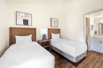 Condo, 2 Bedrooms