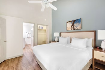 Condo, 2 Bedrooms