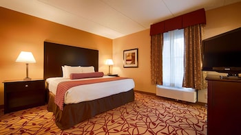 Standard Room, 1 King Bed, Non Smoking, Refrigerator & Microwave