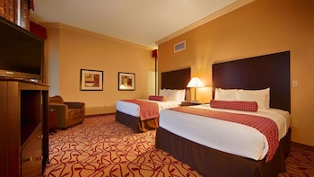 Standard Room, 2 Queen Beds, Accessible, Bathtub