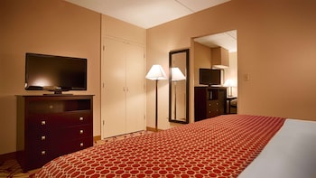 Standard Room, 1 King Bed, Accessible, Bathtub