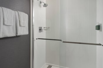 Suite, 1 Bedroom, Courtyard View (Hearing Accessible)