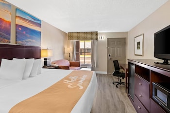 Room, 1 King Bed, Accessible, Non Smoking (Mobility/Hearing)