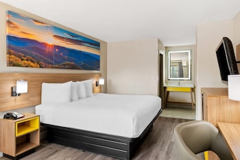 Standard Room, 1 King Bed, Smoking