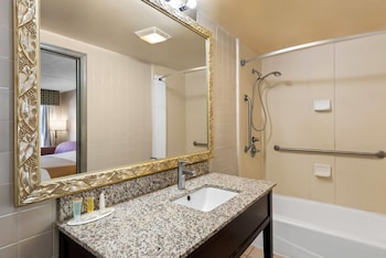 Room, 1 King Bed, Accessible, Non Smoking (Mobility/Hearing)