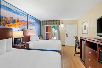 Standard Double Room, 2 Double Beds, Smoking