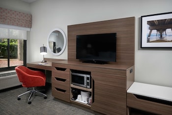 Room, 1 King Bed, Non Smoking, Balcony (Jetted Tub)