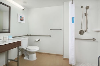 Room, 1 King Bed, Accessible, Non Smoking