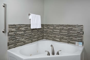 Room, 1 King Bed, Non Smoking, Balcony (Jetted Tub)