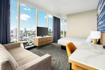 Room, 1 King Bed with Sofa bed, Ocean View (Windows on 2 Sides)