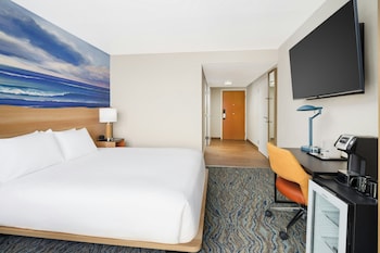 Suite, 1 King Bed, Accessible Bathtub, Ocean View