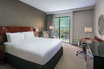 Superior Room, 1 King Bed, Balcony (Balcony)