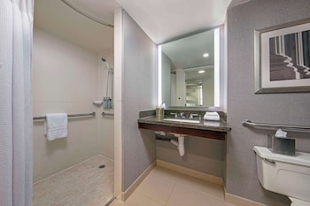 Room, 1 Queen Bed, Accessible (Mobility/Hearing Roll in Shower)
