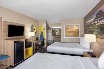 2 Queen Beds, Mobility Accessible Room, Roll-In Shower, Non-Smoking