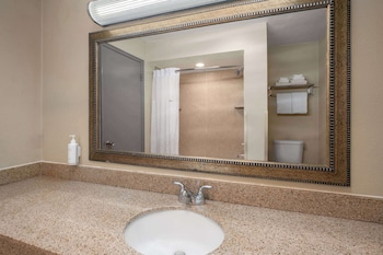 Studio Suite, 1 King Bed, Non Smoking