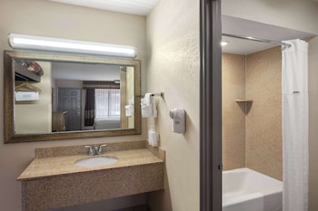 Standard Room, 2 Queen Beds