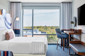Deluxe Room, 1 King Bed (Mobility Accessible, Roll-In Shower)
