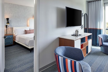 Suite, 1 King Bed with Sofa bed