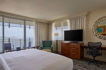 Room, 1 King Bed, Balcony, Tower (View)