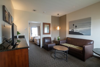 Pool View Two Room Family Suite 2 Queen Sleeper Sofa
