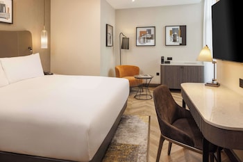 Deluxe Room, 1 King Bed