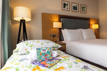 Family Room, 1 Queen Bed, Non Smoking (Deluxe)
