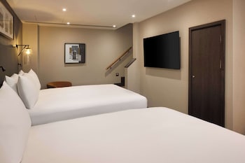 Suite, 2 Double Beds