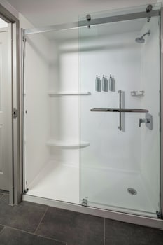 Suite, 1 Bedroom (Hearing Accessible)