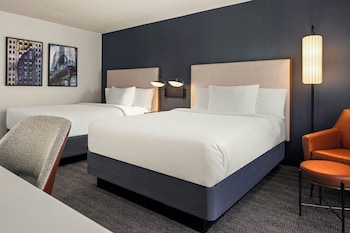 Room, 2 Queen Beds (Mobility Accessible, Tub)