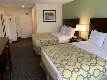 Room, 2 Queen Beds, Accessible, Non Smoking (Mobility Accessible)