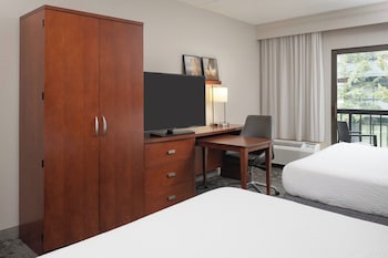 Room, 2 Queen Beds, Hearing Accessible (Accessible Bathtub)