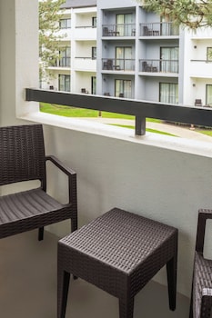 Room, 2 Queen Beds, Hearing Accessible (Accessible Bathtub)
