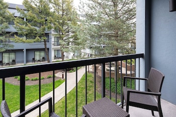 Room, 2 Queen Beds, Hearing Accessible (Accessible Bathtub)